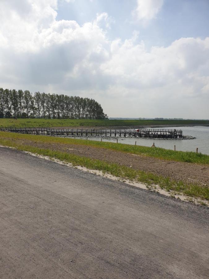 Penthouse Windkracht 10 Aan Het Strand Van Cadzand Luaran gambar