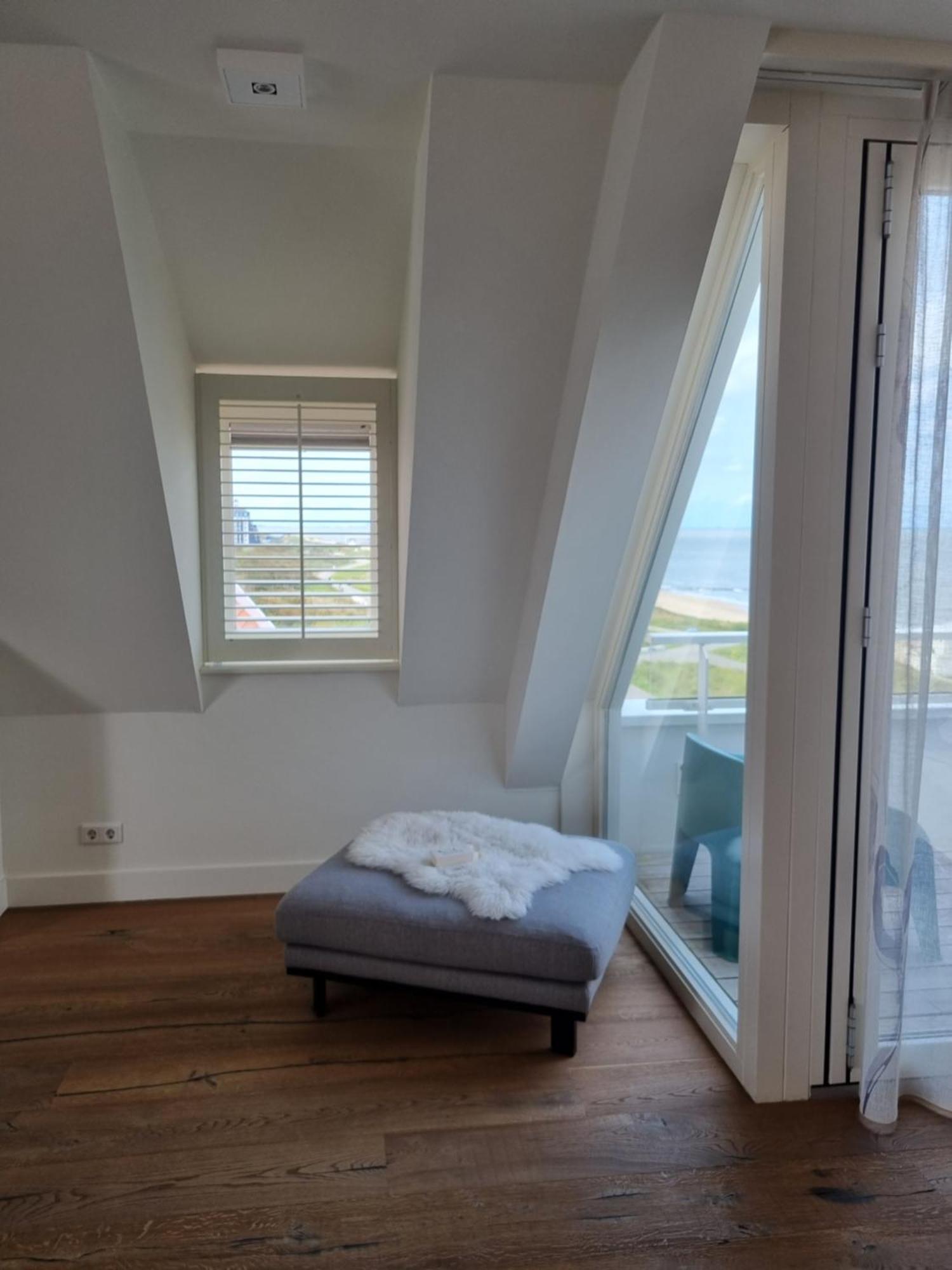 Penthouse Windkracht 10 Aan Het Strand Van Cadzand Bilik gambar